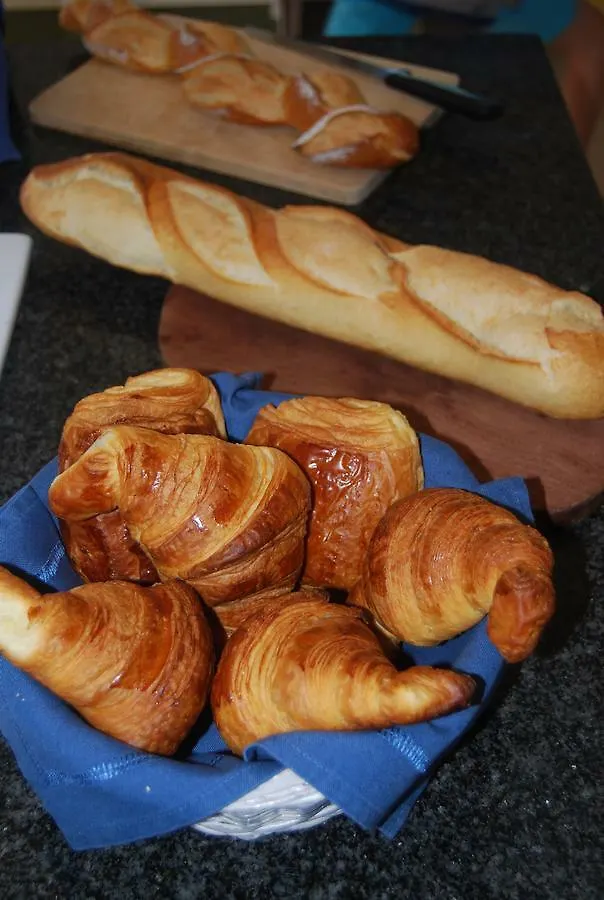 Camarès Au Prieure Saint Jean B&B 0*,  프랑스